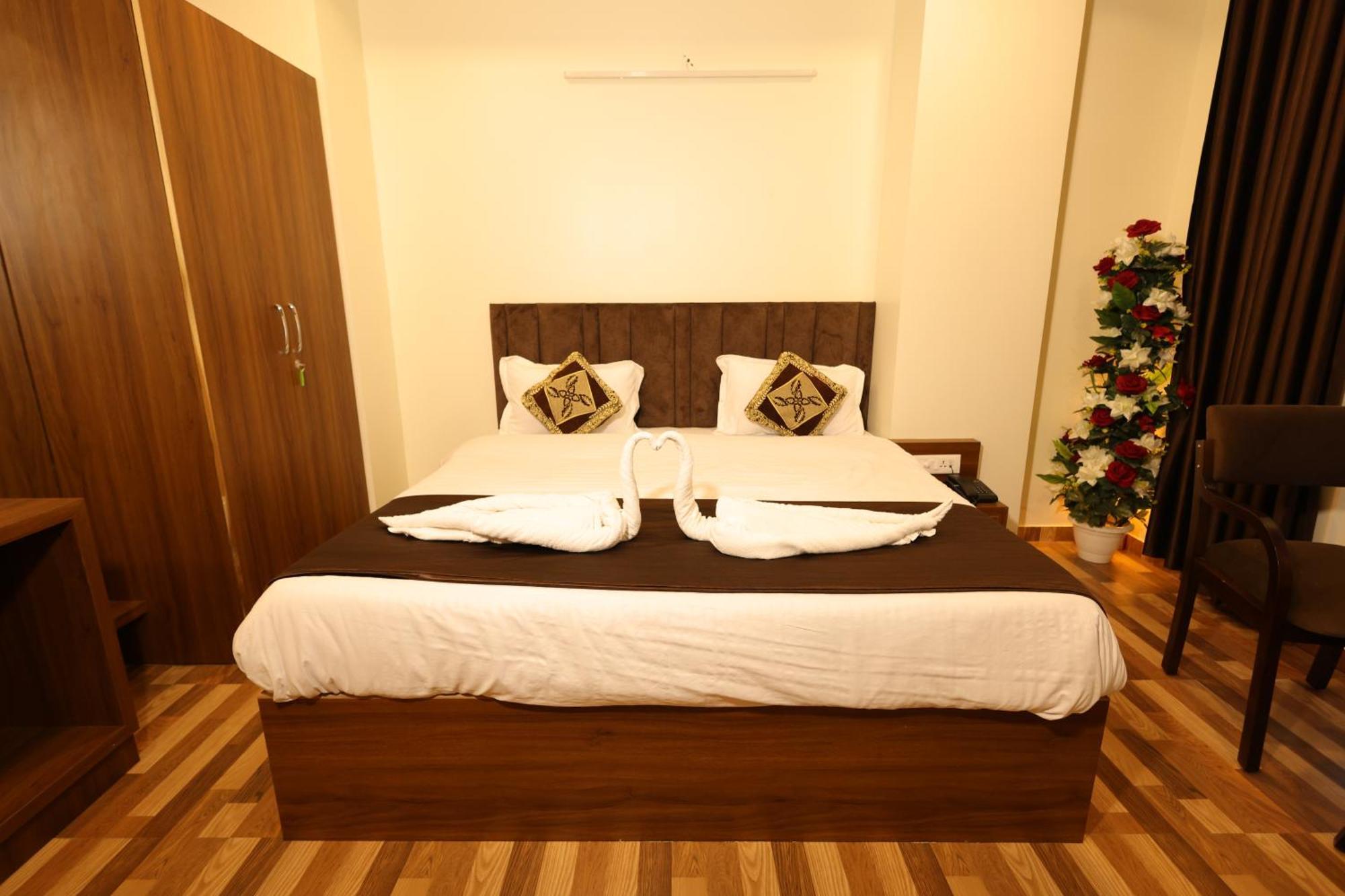 Hotel Lalita Palace Jaipur Bagian luar foto