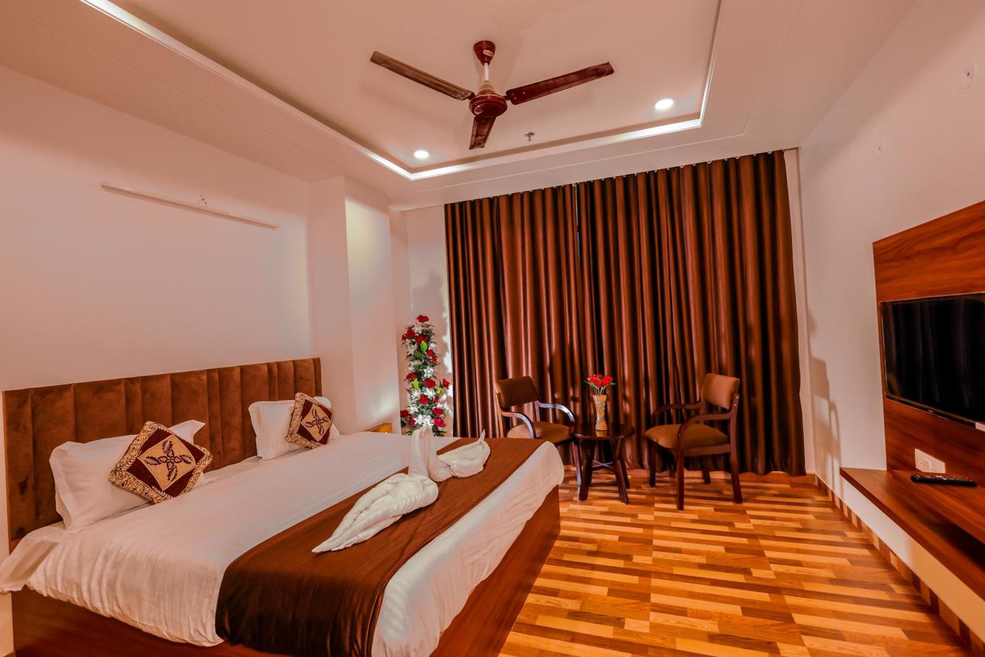 Hotel Lalita Palace Jaipur Bagian luar foto