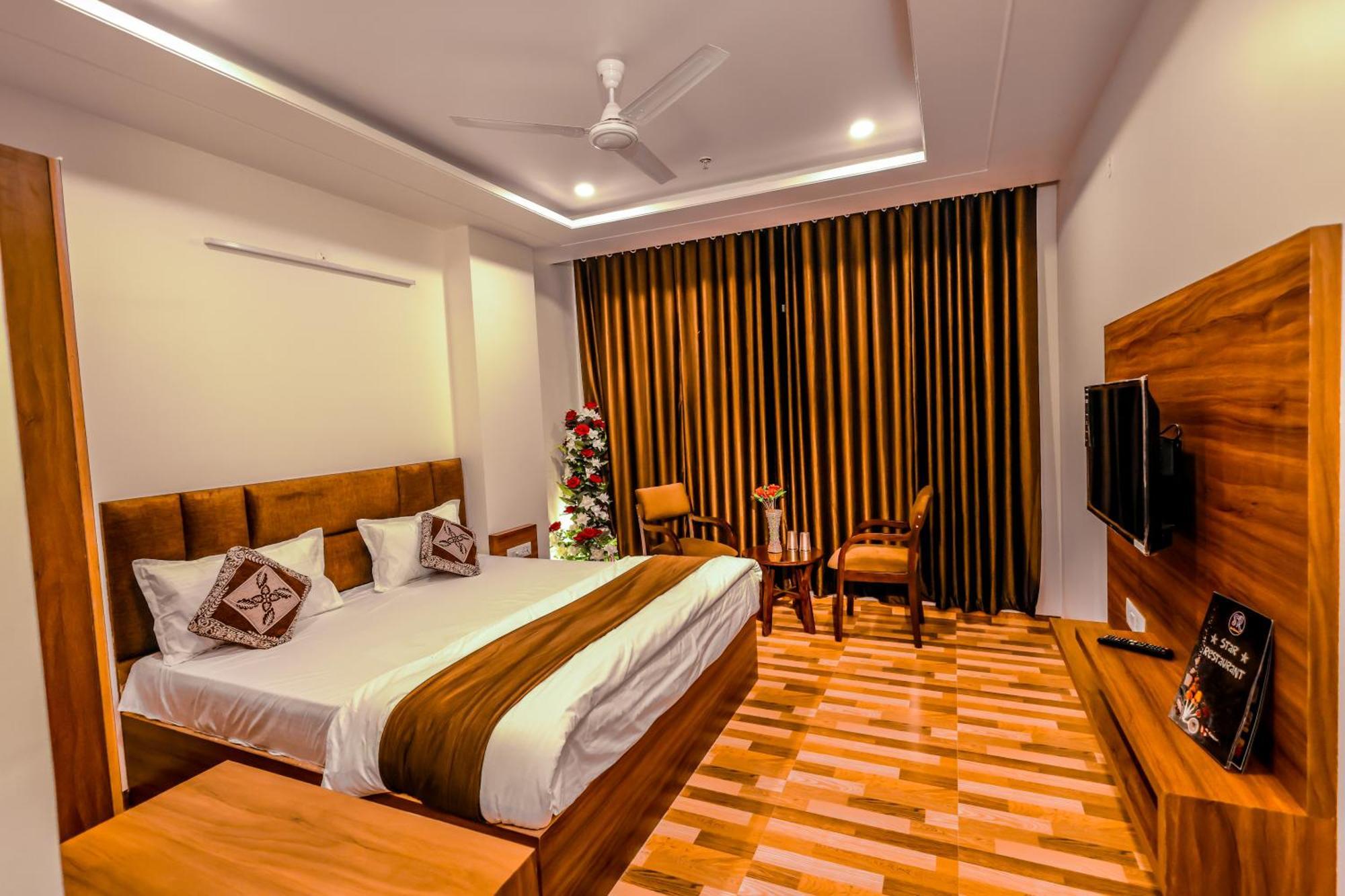 Hotel Lalita Palace Jaipur Bagian luar foto
